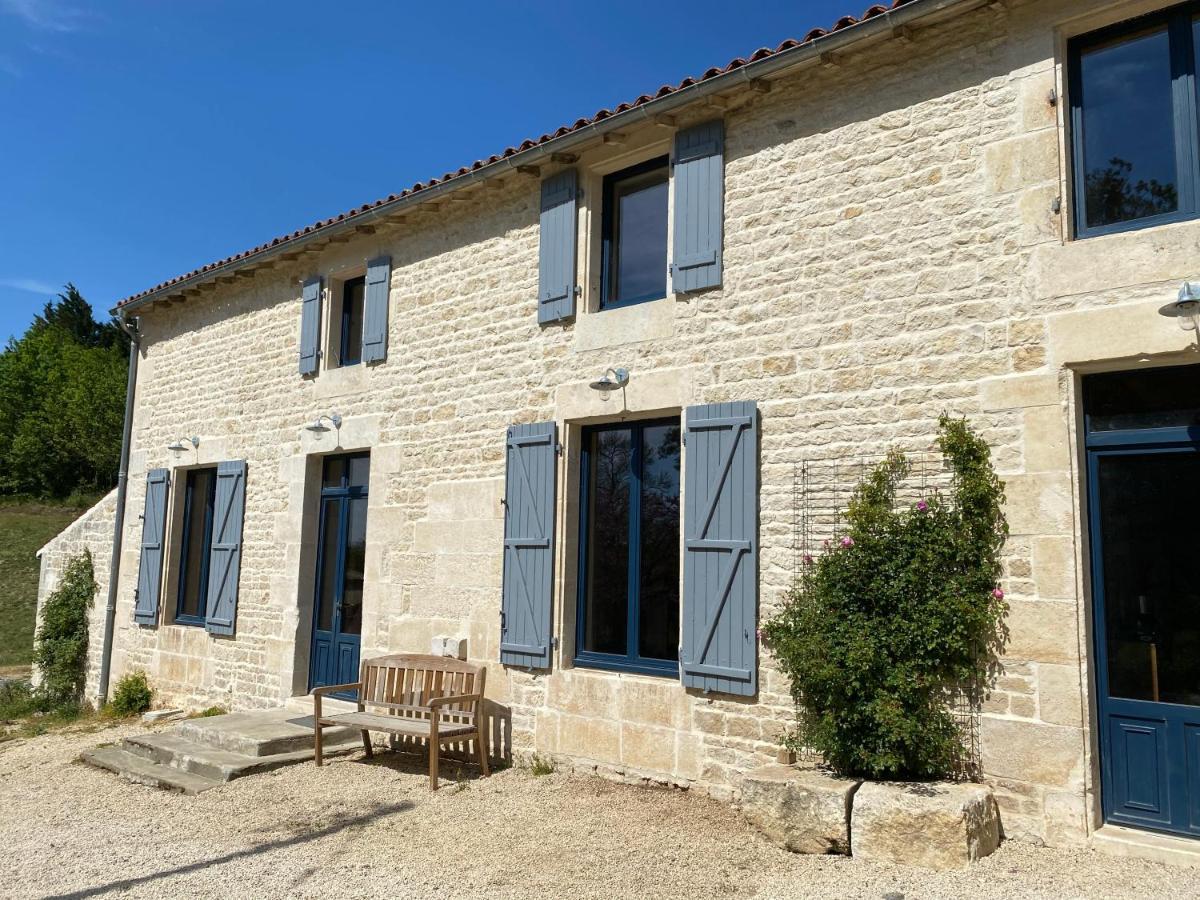 Chateau Des Loups - Les Pommiers Echire Exterior photo