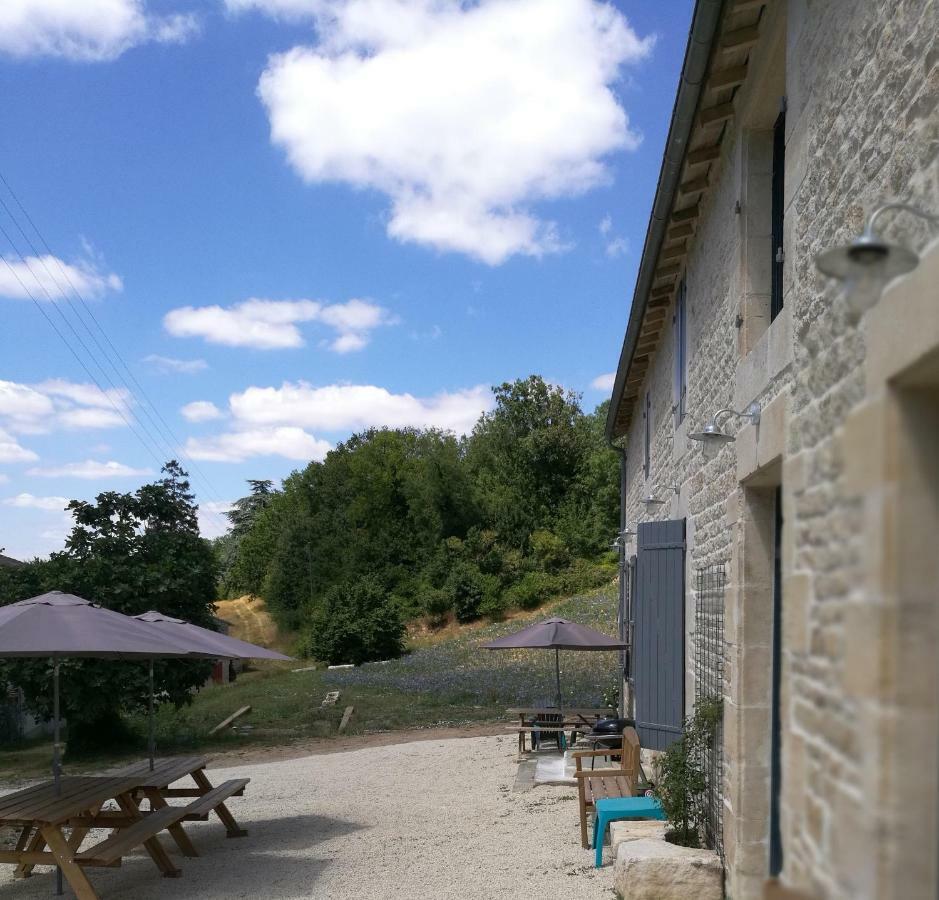 Chateau Des Loups - Les Pommiers Echire Exterior photo